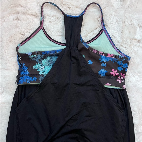 Lululemon Black and Blue/Pink Floral Workout Tank Size 4 - Picture 6 of 7